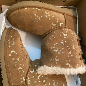 Great condition Girls size 3 Ugg Boots